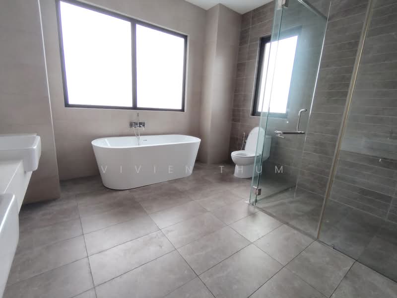 Semi-Detached House for Sale in Telok Panglima Garang (Selangor) - Vivien Thum - Bathroom - PropertyGuru.com.my