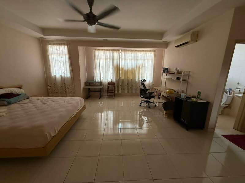 2.5-storey Terraced House for Sale in Bandar Bukit Tinggi (Klang) - Lim Jeon - PropertyGuru.com.my