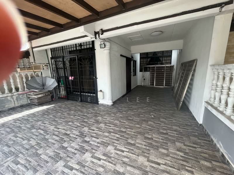 2-storey Terraced House for Sale in Taman Johor Jaya (Johor Bahru) - Jeff Lee - Exterior - PropertyGuru.com.my