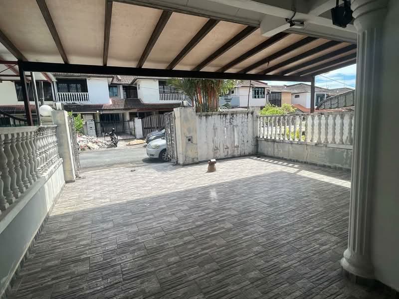 2-storey Terraced House for Sale in Taman Johor Jaya (Johor Bahru) - Jeff Lee - Exterior - PropertyGuru.com.my