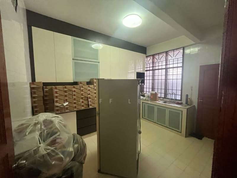 2-storey Terraced House for Sale in Taman Johor Jaya (Johor Bahru) - Jeff Lee - Kitchen - PropertyGuru.com.my