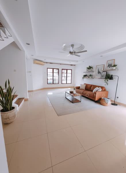 3-storey Terraced House for Sale in Sierramas (Sungai Buloh) - Pinky Choong - Living Room - PropertyGuru.com.my