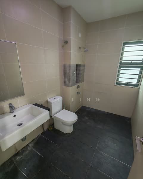 Rumah Teres 2 Tingkat untuk Dijual di Bandar Bukit Raja (Klang) - Jim Ling - Bathroom - PropertyGuru.com.my