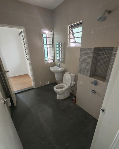 Rumah Teres 2 Tingkat untuk Dijual di Bandar Bukit Raja (Klang) - Jim Ling - Bathroom - PropertyGuru.com.my