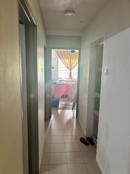 Apartment for Sale at Pangsapuri Alpinia - Wennie Ho - Corridor - PropertyGuru.com.my