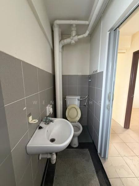 Apartment for Sale at Pangsapuri Alpinia - Wennie Ho - Bathroom - PropertyGuru.com.my