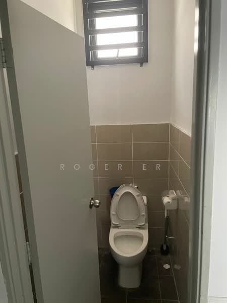 Residential Land for Rent in Balakong (Selangor) - Roger Er - Bathroom - PropertyGuru.com.my