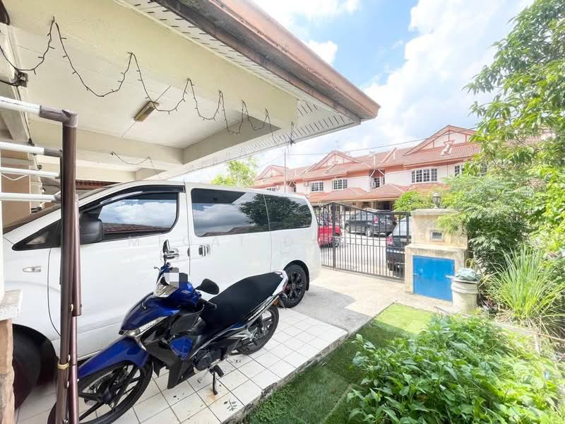 Rumah Teres 2 Tingkat untuk Dijual di Bandar Baru Bangi (Selangor) - Megat Danial - Exterior - PropertyGuru.com.my