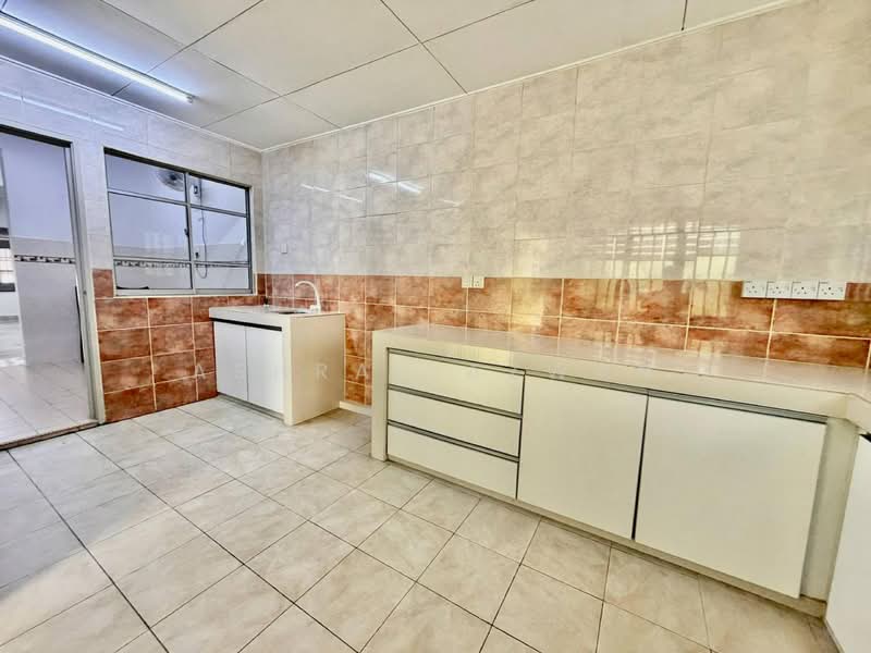 Rumah Teres 2 Tingkat untuk Dijual di Subang (Selangor) - Ashraf Azwan - Kitchen - PropertyGuru.com.my