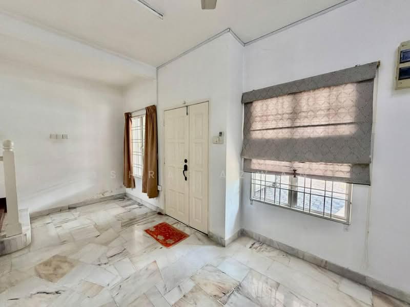 Rumah Teres 2 Tingkat untuk Dijual di Subang (Selangor) - Ashraf Azwan - Entrance - PropertyGuru.com.my