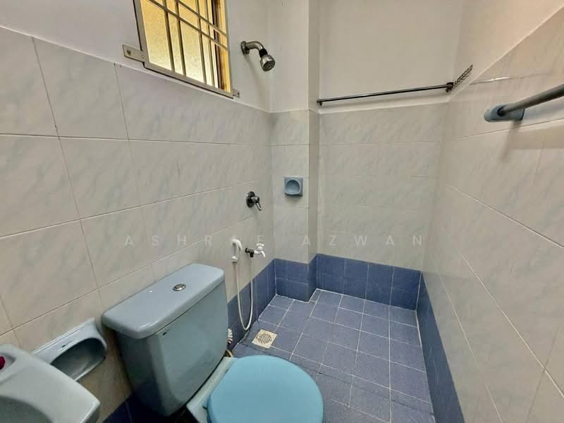 Rumah Teres 2 Tingkat untuk Dijual di Subang (Selangor) - Ashraf Azwan - Bathroom - PropertyGuru.com.my