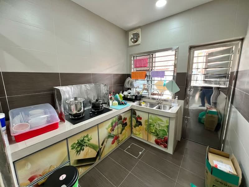 1-storey Terraced House for Sale in Bandar Uda Utama (Johor Bahru) - Kino Jaw - Kitchen - PropertyGuru.com.my