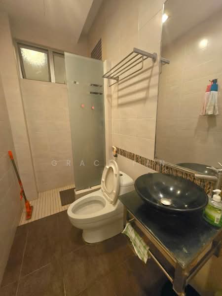 Rumah Berkembar untuk Disewa di Taman Majupadu (Kluang) - Grace Fan - Bathroom - PropertyGuru.com.my