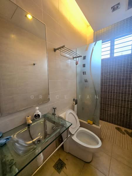Rumah Berkembar untuk Disewa di Taman Majupadu (Kluang) - Grace Fan - Bathroom - PropertyGuru.com.my