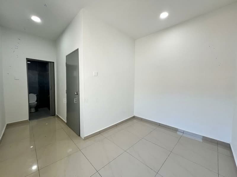2-storey Terraced House for Sale in Taman Bukit Kempas (Tampoi) - Benson Ong - Interior - PropertyGuru.com.my