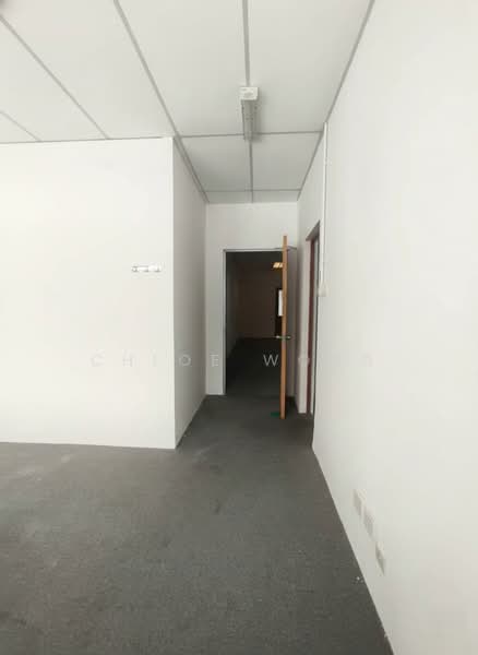 Kedai / Pejabat untuk Dijual di Puchong (Selangor) - Chloe Wong - Corridor - PropertyGuru.com.my
