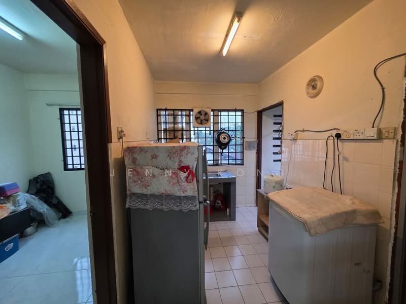 Rumah Flat untuk Dijual di Sri Shamelin - Jenny Kong - Kitchen - PropertyGuru.com.my