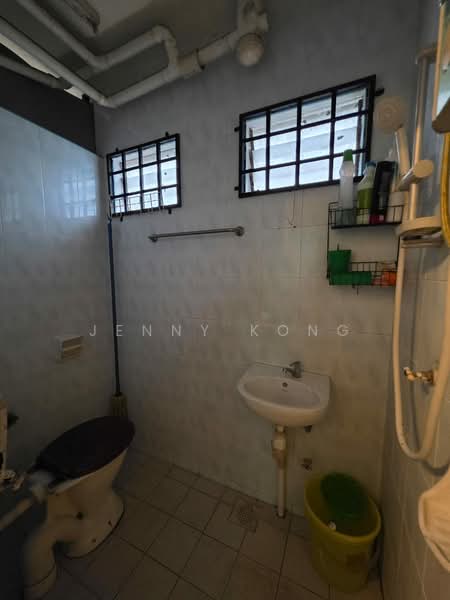 Rumah Flat untuk Dijual di Sri Shamelin - Jenny Kong - Bathroom - PropertyGuru.com.my
