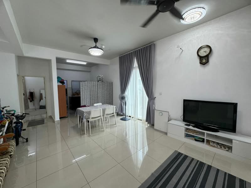 2-storey Terraced House for Sale in Taman Seri Austin (Tebrau) - Sky Tan - Living Room - PropertyGuru.com.my