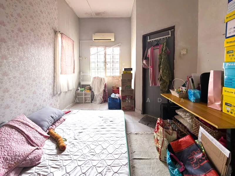 Rumah Teres 2 Tingkat untuk Dijual di Taman Mas 3 (Cheras) - Nor Azdlin Adnan - Bedroom - PropertyGuru.com.my
