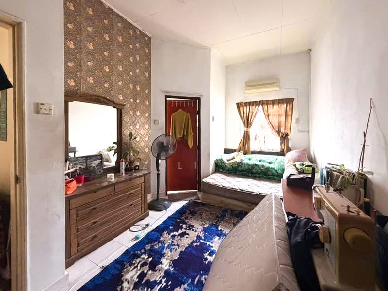 Rumah Teres 2 Tingkat untuk Dijual di Taman Mas 3 (Cheras) - Nor Azdlin Adnan - Bedroom - PropertyGuru.com.my