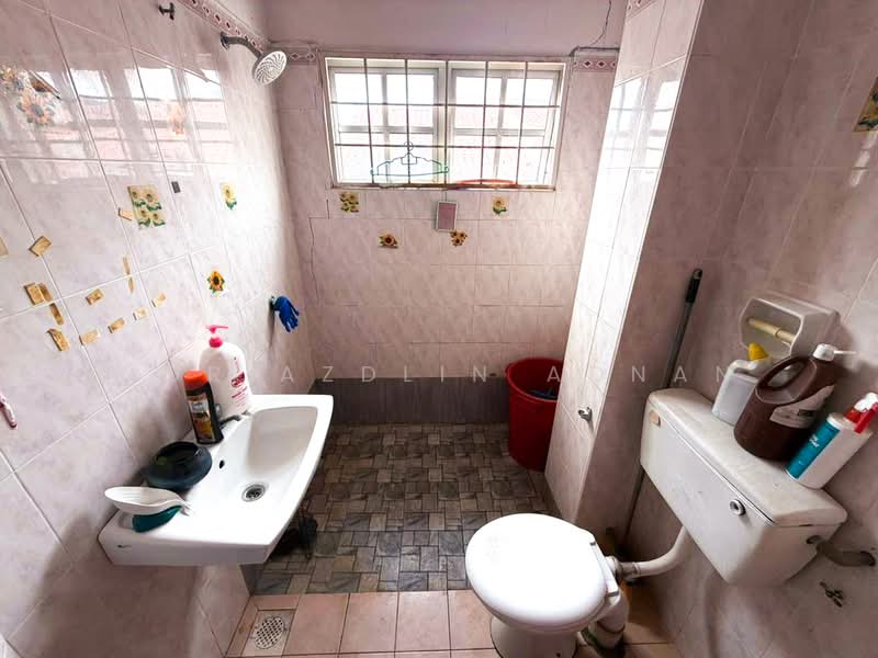 Rumah Teres 2 Tingkat untuk Dijual di Taman Mas 3 (Cheras) - Nor Azdlin Adnan - Bathroom - PropertyGuru.com.my