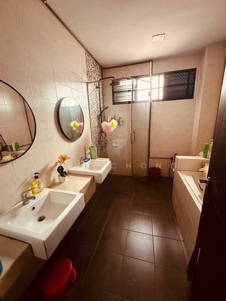 Semi-Detached House for Sale in Taman Yarl (Jalan Klang Lama (Old Klang Road)) - Yenn Chong - Bathroom - PropertyGuru.com.my