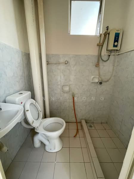 Pangsapuri untuk Disewa di Pangsapuri Lagoon Perdana - Jenny Kong - Bathroom - PropertyGuru.com.my