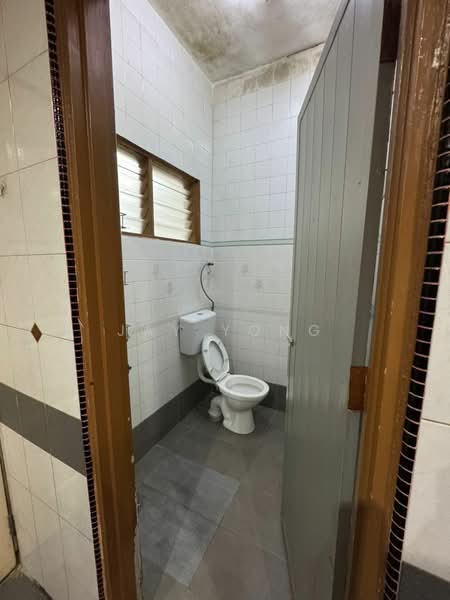 2-storey Terraced House for Sale in Sungai Buloh (Selangor) - Jay Yong - Bathroom - PropertyGuru.com.my