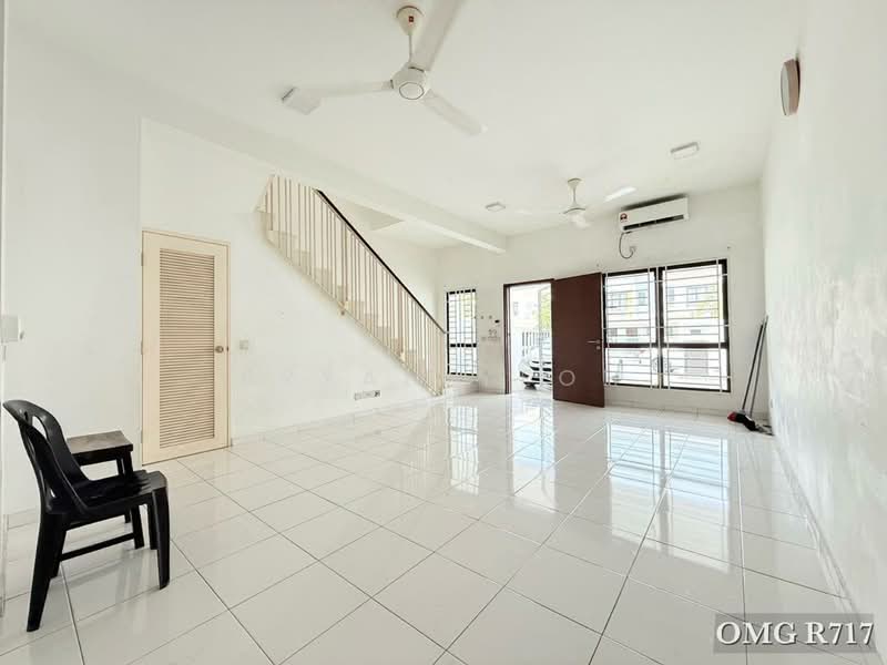Rumah Teres 2 Tingkat untuk Disewa di Setia Alam (Selangor) - Bryan Yeoh - Living Room - PropertyGuru.com.my