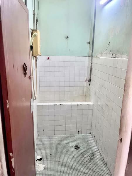 Rumah Teres 1 Tingkat untuk Dijual di Kelana Jaya (Petaling Jaya) - Absyarie Syafiq Shahrin - Bathroom - PropertyGuru.com.my