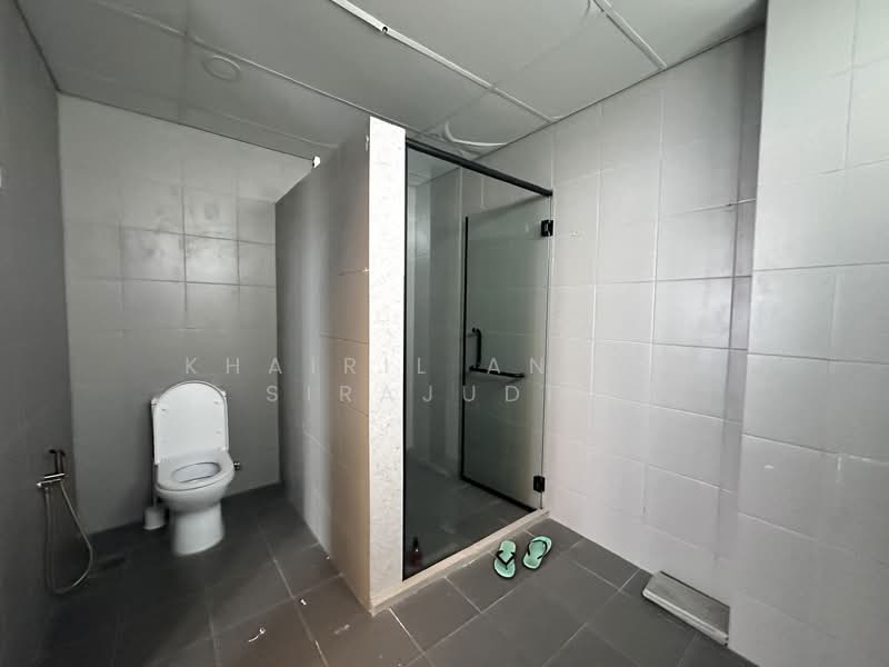 Office for Rent in Bukit Jelutong (Shah Alam) - Khairil Anwar Sirajudin - Bathroom - PropertyGuru.com.my