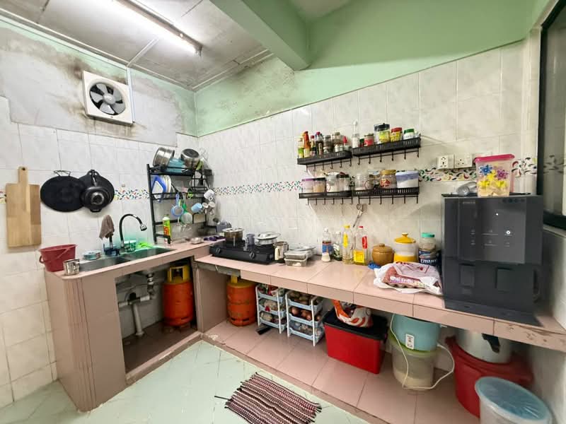 2-storey Terraced House for Sale in Taman Mount Austin (Tebrau) - Jessica Boey - Kitchen - PropertyGuru.com.my