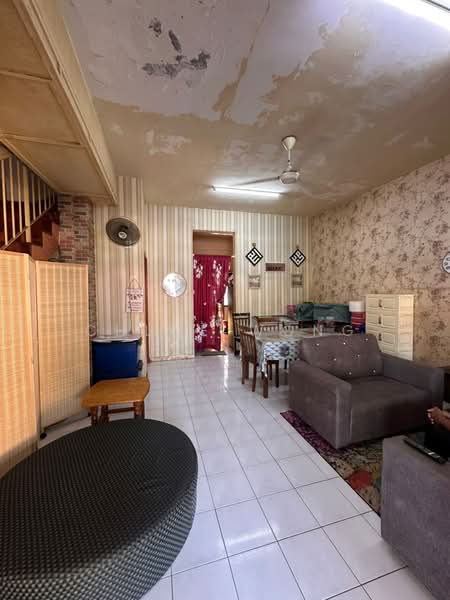 Rumah Teres 2 Tingkat untuk Dijual di Taman Puchong Prima (Puchong) - Chloe Wong - Living Room - PropertyGuru.com.my