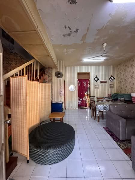 Rumah Teres 2 Tingkat untuk Dijual di Taman Puchong Prima (Puchong) - Chloe Wong - Living Room - PropertyGuru.com.my