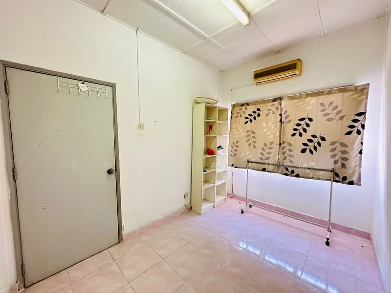 2-storey Terraced House for Sale in Taman Saujana Impian (Kajang) - Ridwan Ibrahim - PropertyGuru.com.my