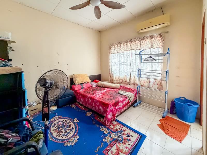 Rumah Teres 2 Tingkat untuk Dijual di Jenjarom (Selangor) - Mohd Aizat Saiful Bahri - Bedroom - PropertyGuru.com.my
