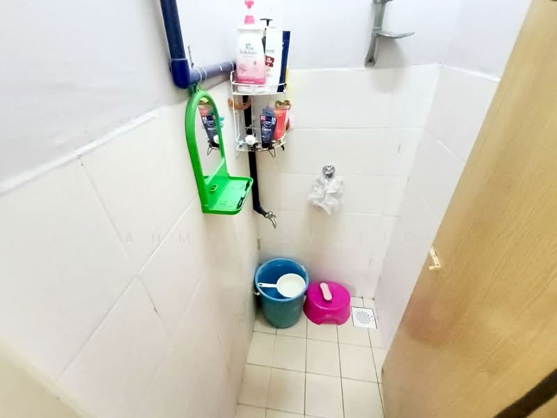 Pangsapuri untuk Dijual di Pangsapuri Arista - Ahmad Syafiq - Bathroom - PropertyGuru.com.my