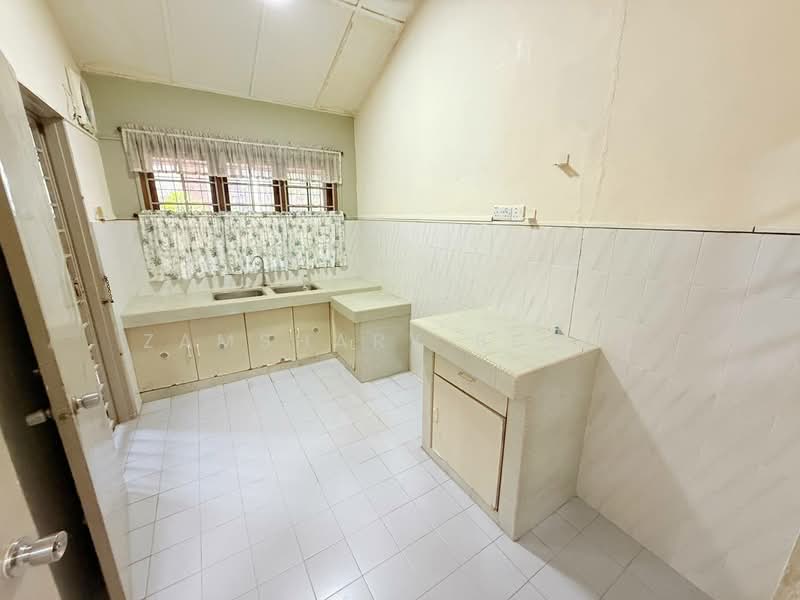 2-storey Terraced House for Sale in SS18 (Subang Jaya) - Zamshary Budin - Kitchen - PropertyGuru.com.my