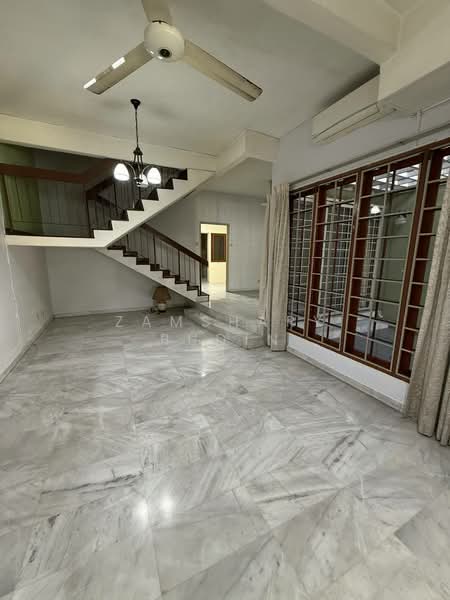 2-storey Terraced House for Sale in SS18 (Subang Jaya) - Zamshary Budin - Living Room - PropertyGuru.com.my