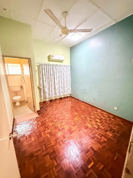 2-storey Terraced House for Sale in SS18 (Subang Jaya) - Zamshary Budin - Bathroom - PropertyGuru.com.my