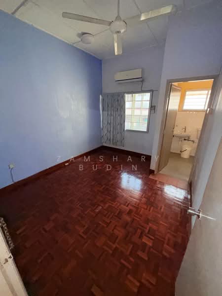 2-storey Terraced House for Sale in SS18 (Subang Jaya) - Zamshary Budin - Bedroom - PropertyGuru.com.my