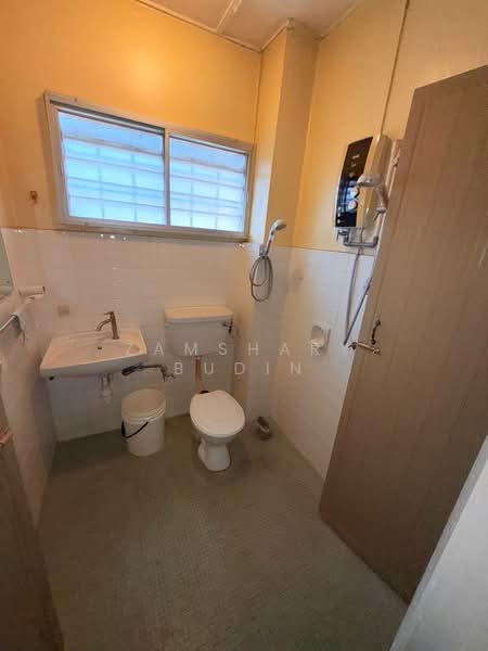 2-storey Terraced House for Sale in SS18 (Subang Jaya) - Zamshary Budin - Bathroom - PropertyGuru.com.my