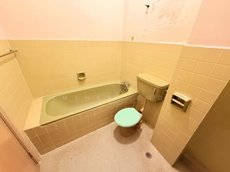 2-storey Terraced House for Sale in SS18 (Subang Jaya) - Zamshary Budin - Bathroom - PropertyGuru.com.my