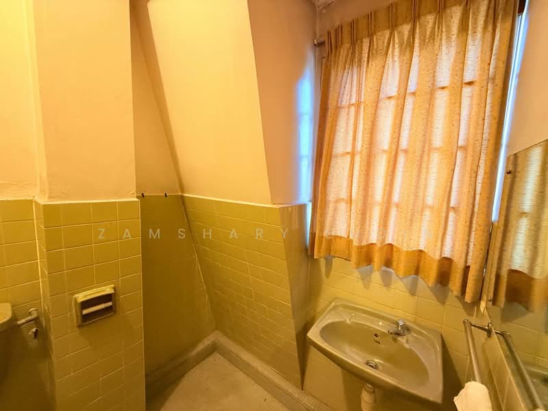 2-storey Terraced House for Sale in SS18 (Subang Jaya) - Zamshary Budin - Bathroom - PropertyGuru.com.my