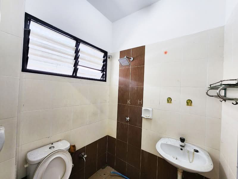 2-storey Terraced House for Sale in Taman Tasek (Ipoh) - Qazin Khoo - Bathroom - PropertyGuru.com.my