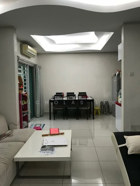 Townhouse for Rent in Serdang (Seri Kembangan) - Nicholas Lew - Living Room - PropertyGuru.com.my