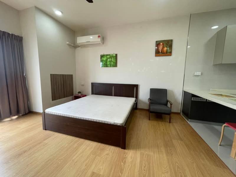 Kondominium untuk Disewa di Bay Point @ Country Garden Danga Bay - Mr Lu - Bedroom - PropertyGuru.com.my