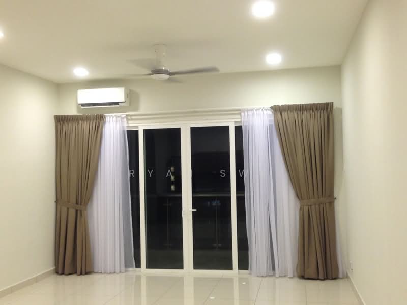 Kondominium untuk Dijual di Sri Putramas III / Royal Regent - Ryan Swe - Living Room - PropertyGuru.com.my