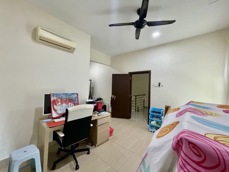 Semi-Detached House for Sale in Taman Sinar Mahkota (Cheras) - Jeffrey Pang - Bedroom - PropertyGuru.com.my